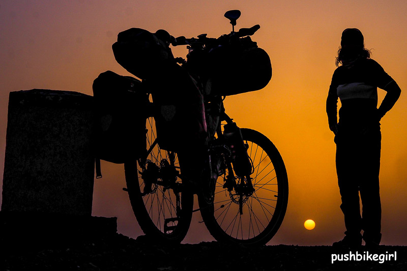 No.85 Cycling Western Sahara – Strong wind, lots of traffic, endless, many police checks